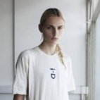 Ta blond piękność to... mężczyzna!