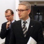 Poselskie uprzedzenia